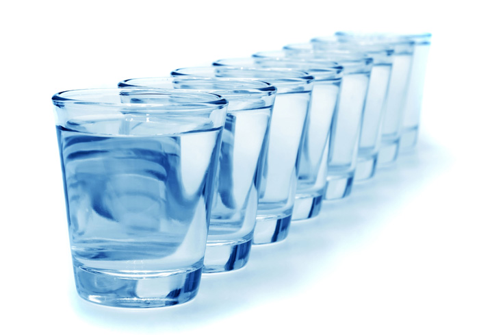 стаканы с водой